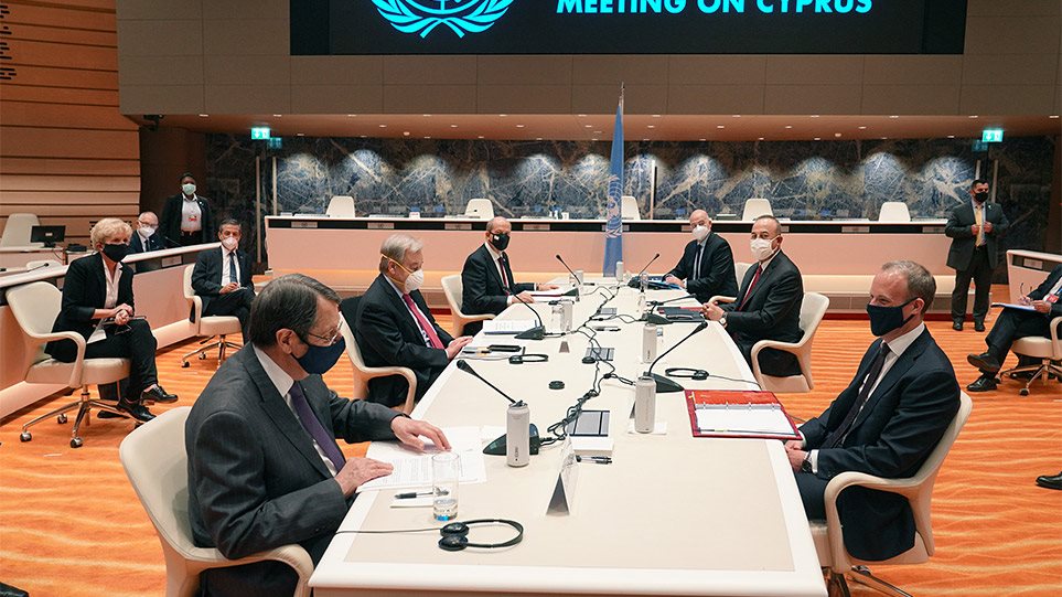 «Ναυάγιο» στις συνομιλίες για το Κυπριακό – Η εμμονή των Τούρκων για δύο κράτη οδήγησε σε αδιέξοδο