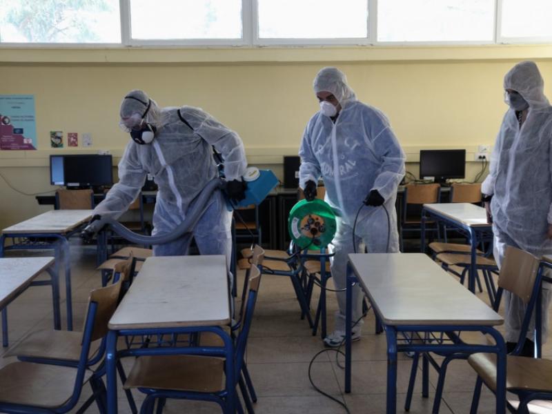 Κορονοϊός – Καπραβέλος: Το άνοιγμα των σχολείων μπορεί να οδηγήσει σε νέα έκρηξη της πανδημίας