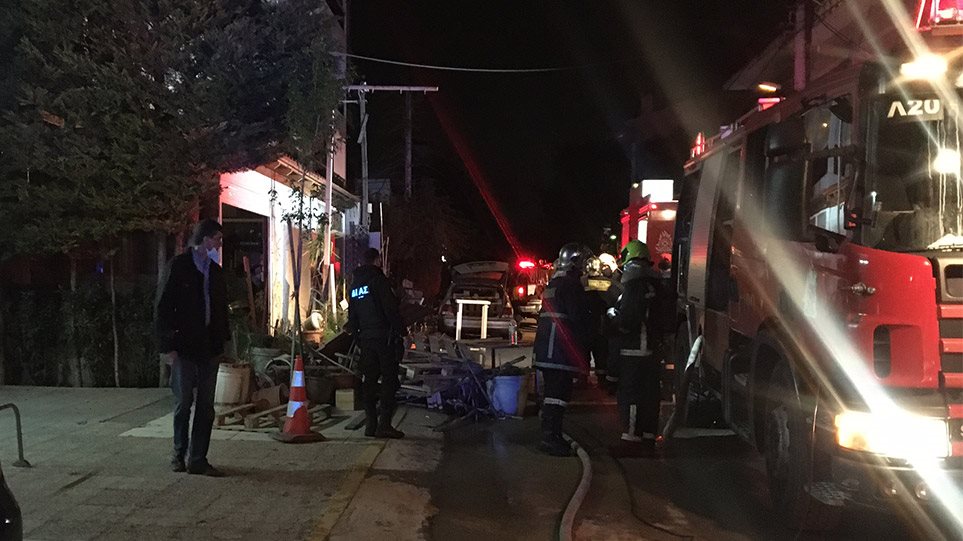 Τραγωδία στη Νέα Ερυθραία: Ένας νεκρός και δύο τραυματίες από την πυρκαγιά σε σπίτι