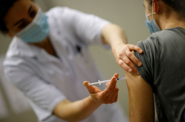 Εμβολιασμοί στους εφήβους – Τι είπε ο Μητσοτάκης από τις Βρυξέλλες
