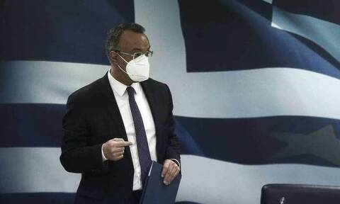 Σταϊκούρας: Μελετάμε έκτακτο επίδομα στους υγειονομικούς