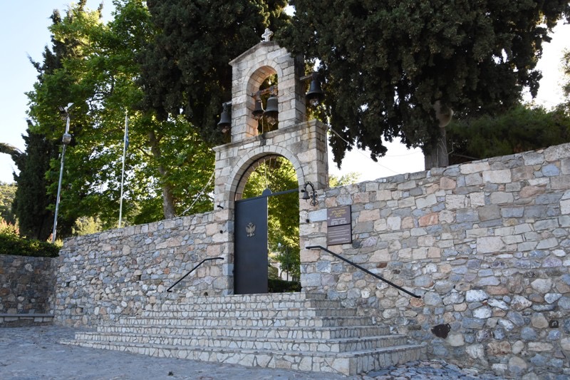 Εύβοια: Κυριακή των Μυροφόρων στην Ιερά Μητρόπολη Χαλκίδος Εύβοια: Κυριακή των Μυροφόρων στην Ιερά Μητρόπολη Χαλκίδος