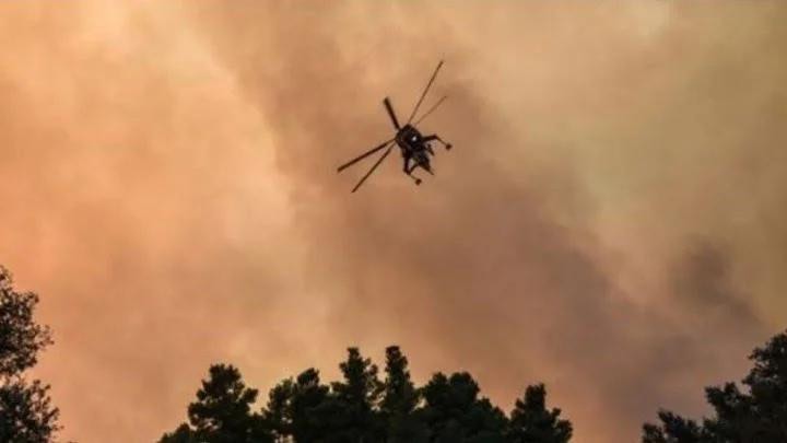 Φωτιά στον Σχίνο: Αγωνία για το Αλεποχώρι, προς Μέγαρα το πύρινο μέτωπο – Εκκενώνονται και άλλοι οικισμοί, «πνίγεται» η Αττική