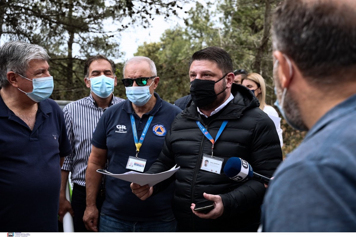 Φωτιά στην Κορινθία: Έκτακτη ενημέρωση από τον Νίκο Χαρδαλιά σήμερα στις 18:00