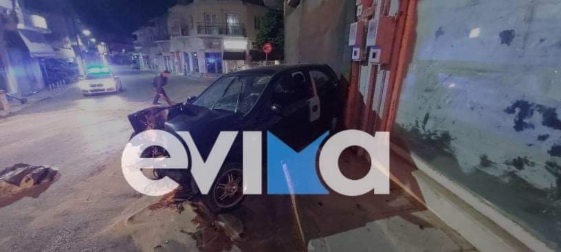 Εύβοια – Αλιβέρι: Σοβαρό τροχαίο στο κέντρο της πόλης – ΙΧ έπεσε σε κολόνα – Στο χειρουργείο ο 26χρονος οδηγός [εικόνες]