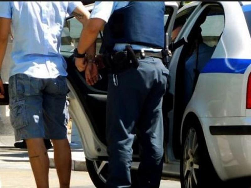 Εύβοια: Η αστυνομία συνέλαβε αλλοδαπό – Τι είχε επάνω του