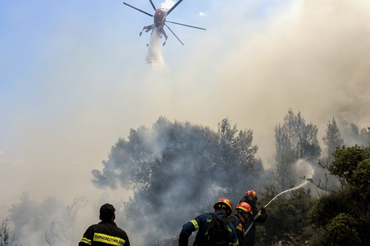 ΕΚΤΑΚΤΟ Φωτιά στο Σχίνο: Μήνυμα από το 112 στους κατοίκους του οικισμού Αιγειρούσες – Ντουράκος να απομακρυνθούν