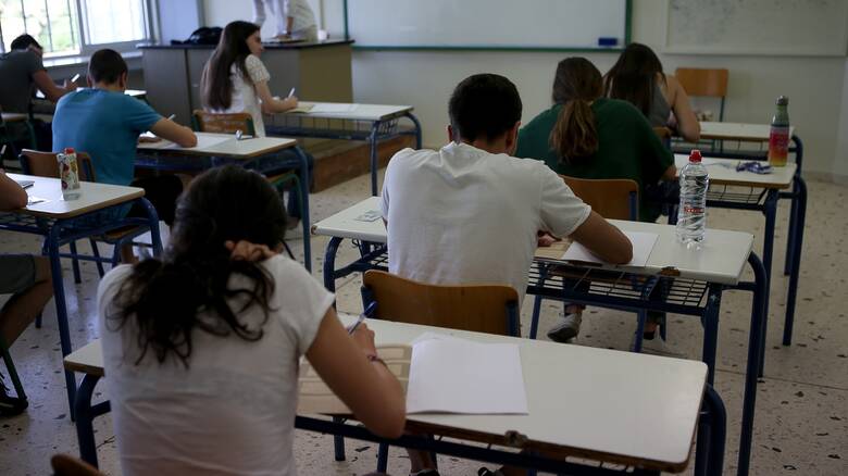 Πανελλήνιες 2021: Ανακοινώθηκε το τι θα γίνει με τα τμήματα που θα έχουν κρούσμα κορονοϊου