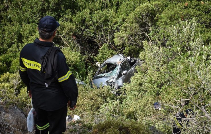 Εύβοια: Τροχαίο στον Άγιο, ΙΧ έπεσε σε χαράδρα – Αναζητείται ο οδηγός και ο συνεπιβάτης