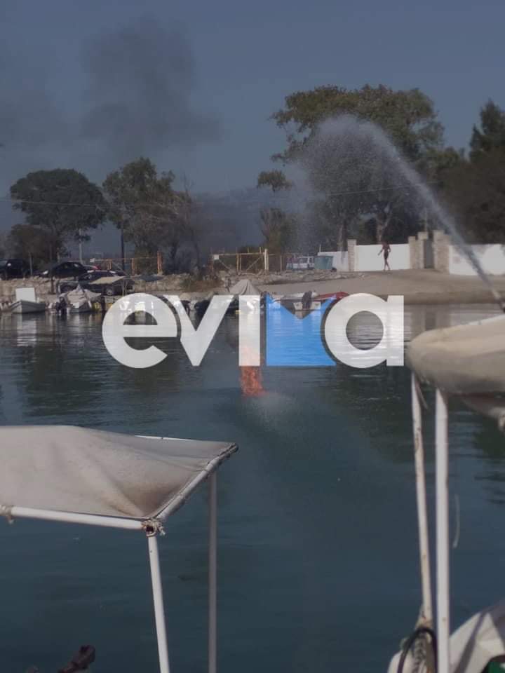 Εύβοια – Ερέτρια: Άγιο είχε ψαράς, πήρε φωτιά το ρεζερβουάρ καυσίμου της βάρκας [εικόνες]