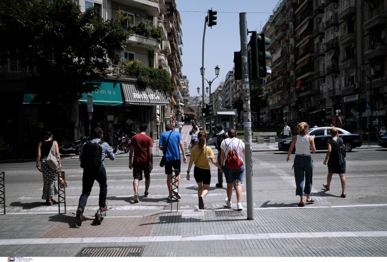 Καμπανάκι Εξαδάκτυλου για μεταδοτικότητα της μετάλλαξης Δέλτα: Ο ένας μολύνει εννιά και οι εννιά, 81