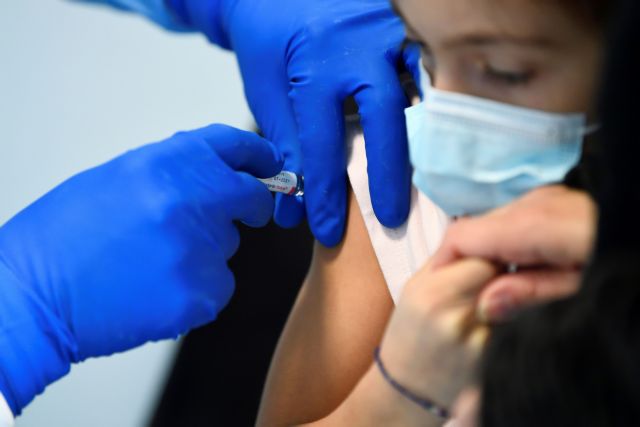Κορονοϊός: Πρόταση για εμβολιασμό των εφήβων 15 – 17 ετών