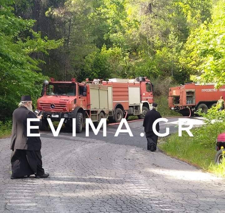 Εύβοια: Φωτιά σε Δρυμώνα και Κεράμεια από κεραυνό – Τι λέει στο evima.gr ο δήμαρχος Γ. Τσαπουρνιώτης