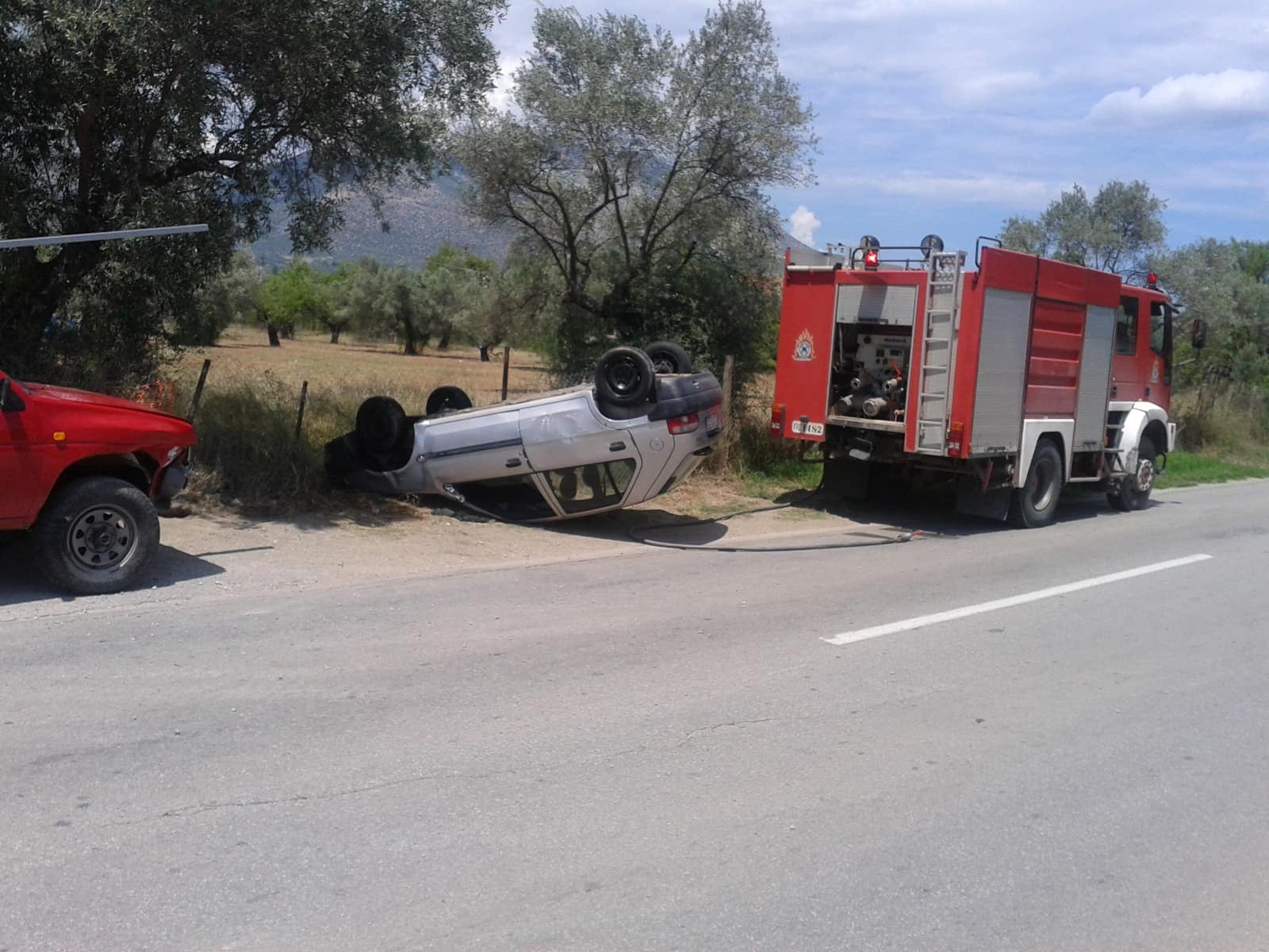 Εύβοια: Τροχαίο στην Ερέτρια, ΙΧ αναποδογύρισε – Στο Γ.Ν. Χαλκίδας ο νεαρός οδηγός