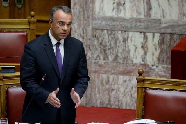 Σταϊκούρας: Στόχος μόνιμες μειώσεις φόρων σε μεταφορές, καφέ, ποτά, κινηματογράφο και τουριστικά πακέτα