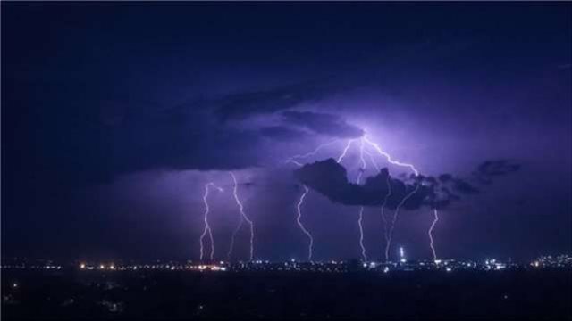 Εύβοια: Καταιγίδα απόψε τα μεσάνυχτα – Αποχωρεί η «καυτή» αέρια μάζα