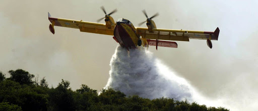 Μεγάλη φωτιά στη Σταμάτα σε δασική έκταση