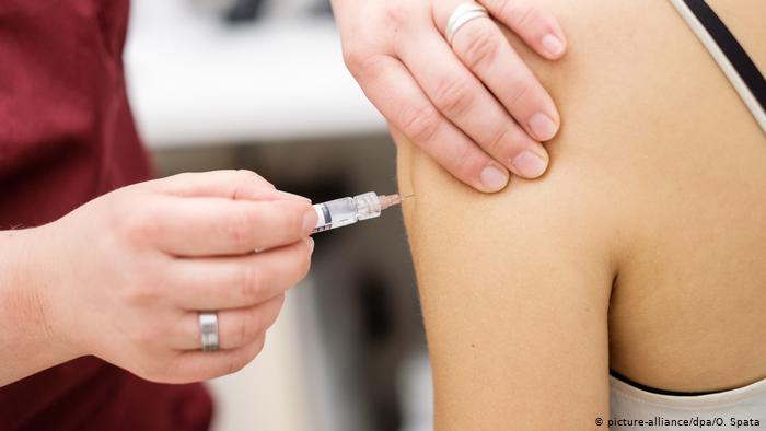 Αυτά είναι τα 17 επαγγέλματα που είναι υποχρεωτικός ο εμβολιασμός – Λίστα