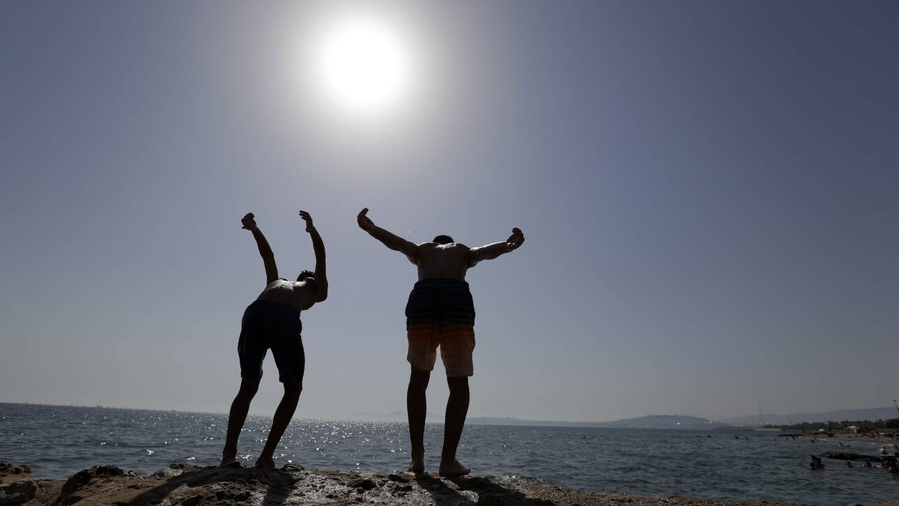 Freedom Pass: Άνοιξε η πλατφόρμα – Πώς θα πάρουν οι νέοι 18-24 την κάρτα των 150 ευρώ