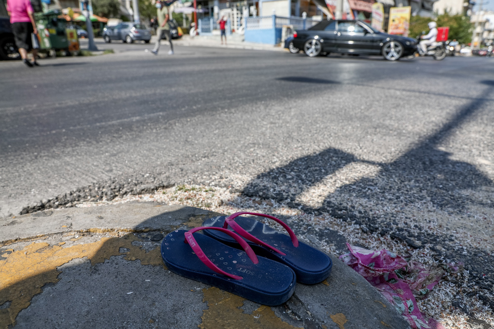 Τραγωδία στην Νίκαια: «Πέρασε με κόκκινο ο οδηγός – Να αυτοκτονήσει» λέει ο πατέρας της 7χρονης [βίντεο]