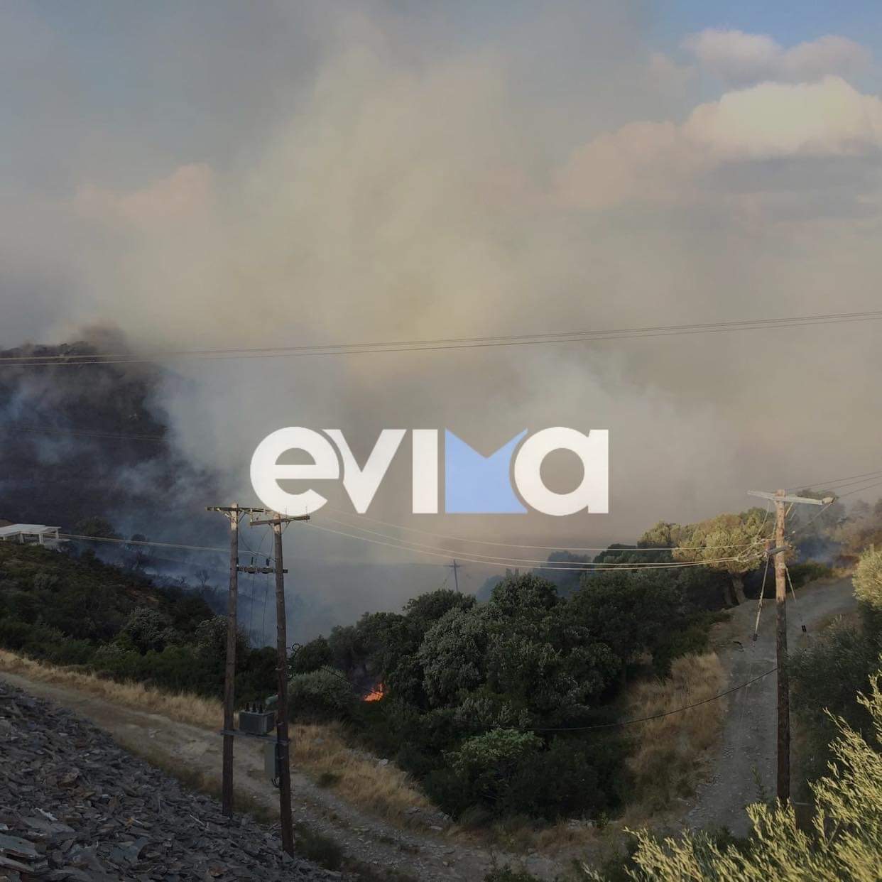 Φωτιά στο Μαρμάρι: Μεγάλη αναζωπύρωση στον Συνεταιρισμό Γιατρών – Οι φλόγες απειλούν σπίτια