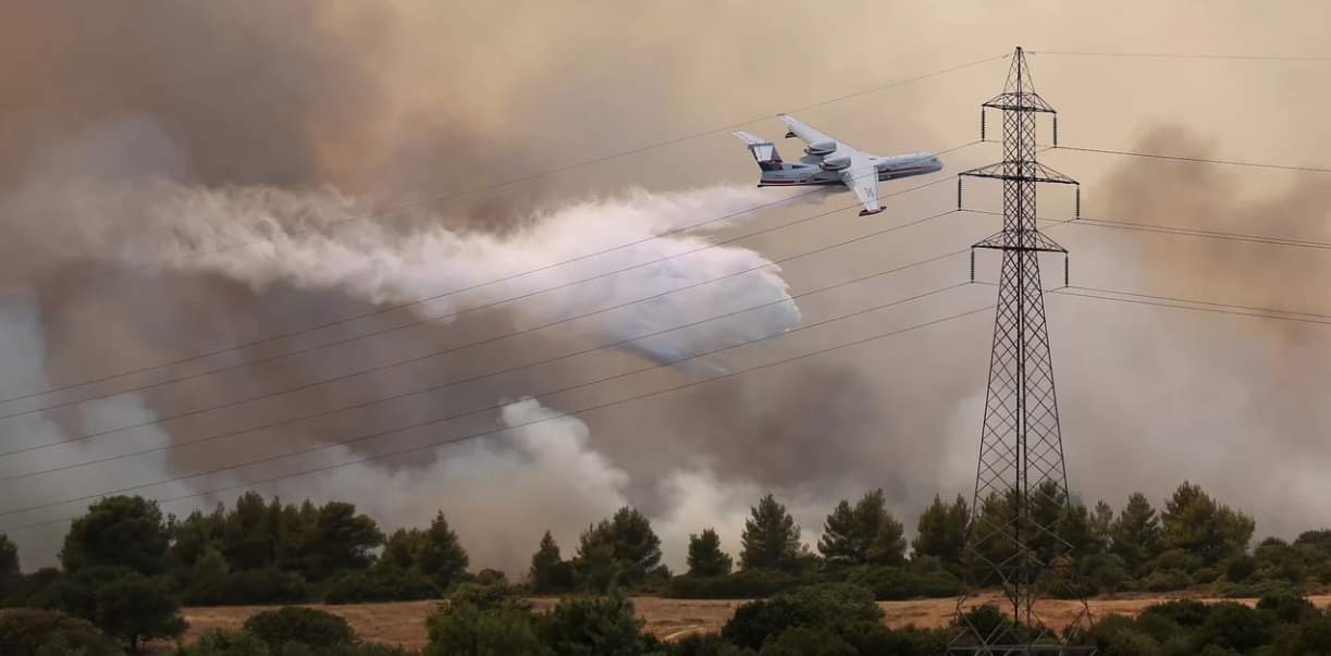 Φωτιά στη Βαρυμπόμπη: Διακοπές κυκλοφορίας στην Αθηνών-Λαμίας -Μήνυμα από το 112