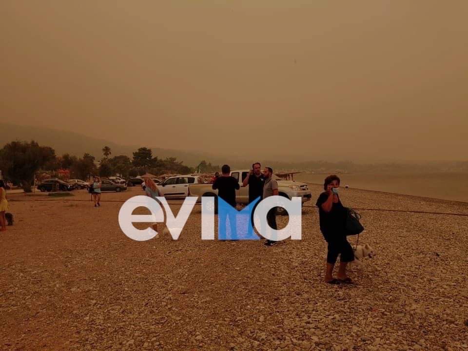 Φωτιά στην Εύβοια: Συγκλονίζει κάτοικος της περιοχής – «Καλύτερα να μην ζούσα να δω το χωριό μου έτσι»