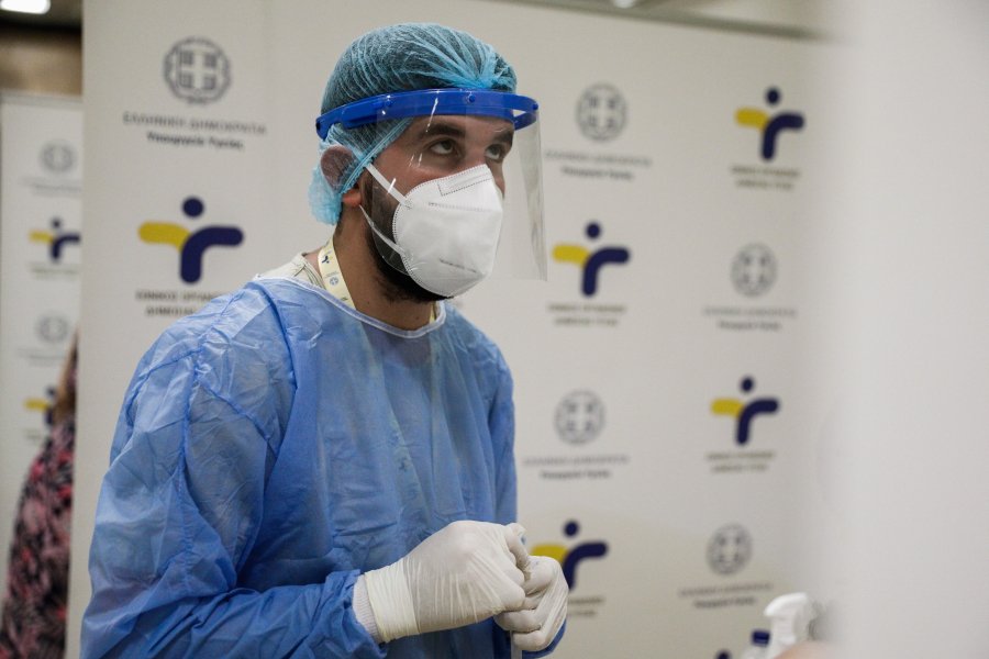 Μετάλλαξη Δέλτα: Πρόβλεψη σοκ για 10.000 κρούσματα και 100 νεκρούς το Φθινόπωρο