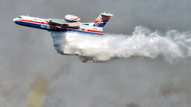 Εύβοια: Στο Μαντούδι το ρωσικό Beriev 200 – Επικίνδυνες διαστάσεις έχει πάρει η φωτιά