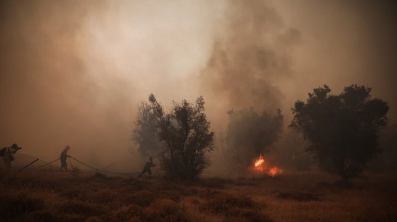 Μεγάλη φωτιά στα Καλάβρυτα