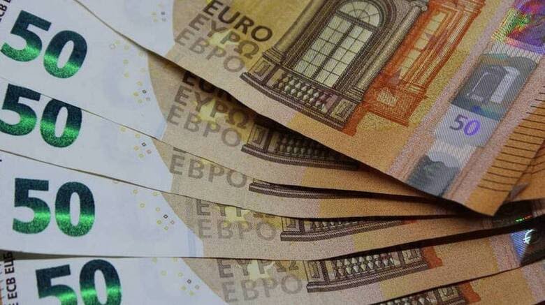 Κατώτατος μισθός: Πότε και πόση αύξηση θα πάρουν οι εργαζόμενοι – Οι «τυχεροί» και οι τριετίες