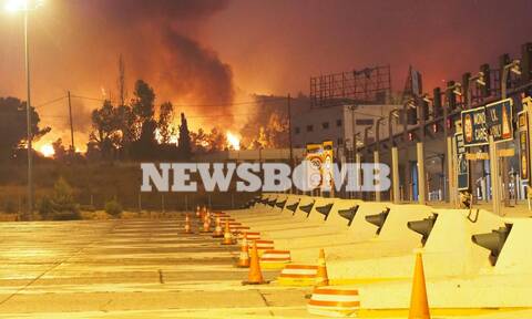 Φωτιά ΤΩΡΑ: Στην Εθνική Οδό οι φλόγες – Αποκλεισμένη από βορρά η Αθήνα
