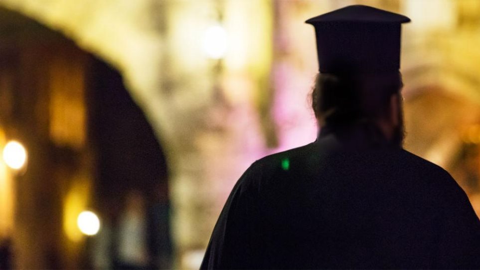 Εισαγγελική έρευνα για αντιεμβολιαστή ιερέα Εισαγγελική έρευνα για αντιεμβολιαστή ιερέα