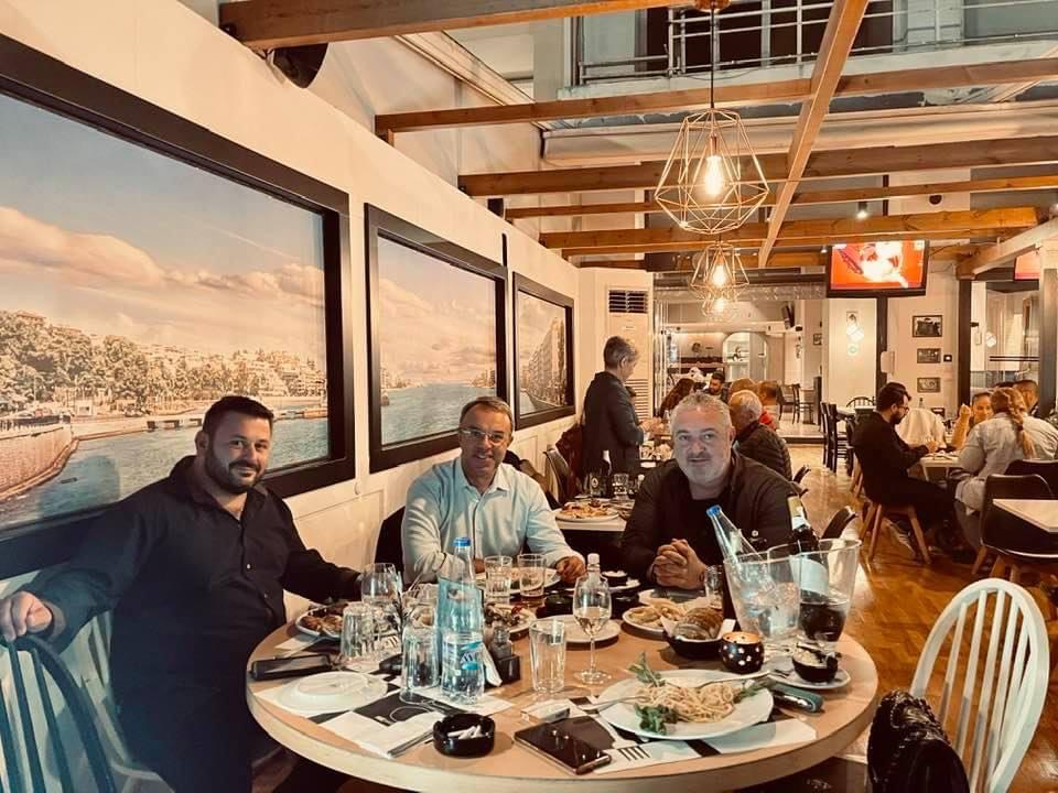Στη Χαλκίδα ο υπουργός Οικονομικών – Επέλεξε τον καλύτερο εστιατόριο της παραλίας