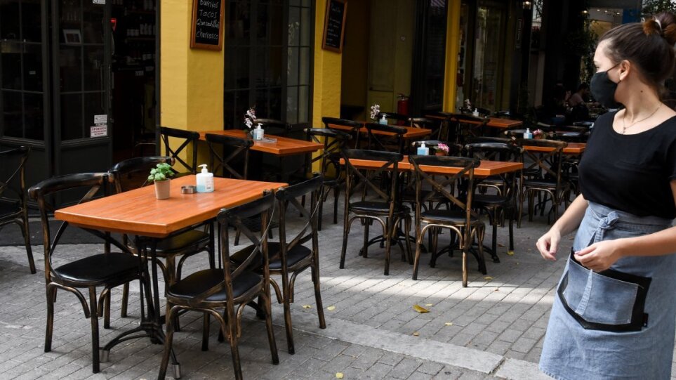 Μπλόκο στους ανεμβολίαστους: Όλα τα νέα μέτρα για καφέ, μπαρ και κλειστούς χώρους