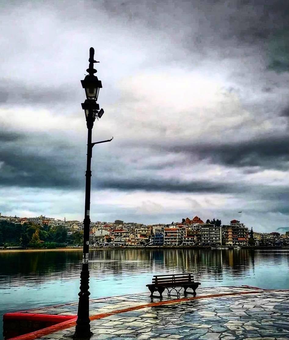 Καιρός: Αισθητή πτώση θερμοκρασίας – Βροχές και καταιγίδες στην Εύβοια