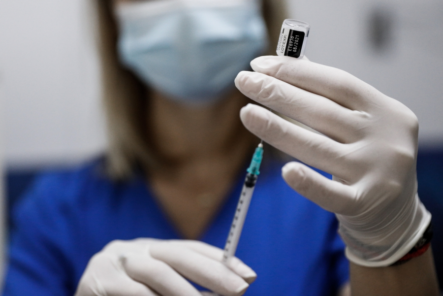 Ανοίγει η πλατφόρμα για την τρίτη δόση του εμβολίου – Σε ποιους θα σταλεί SMS