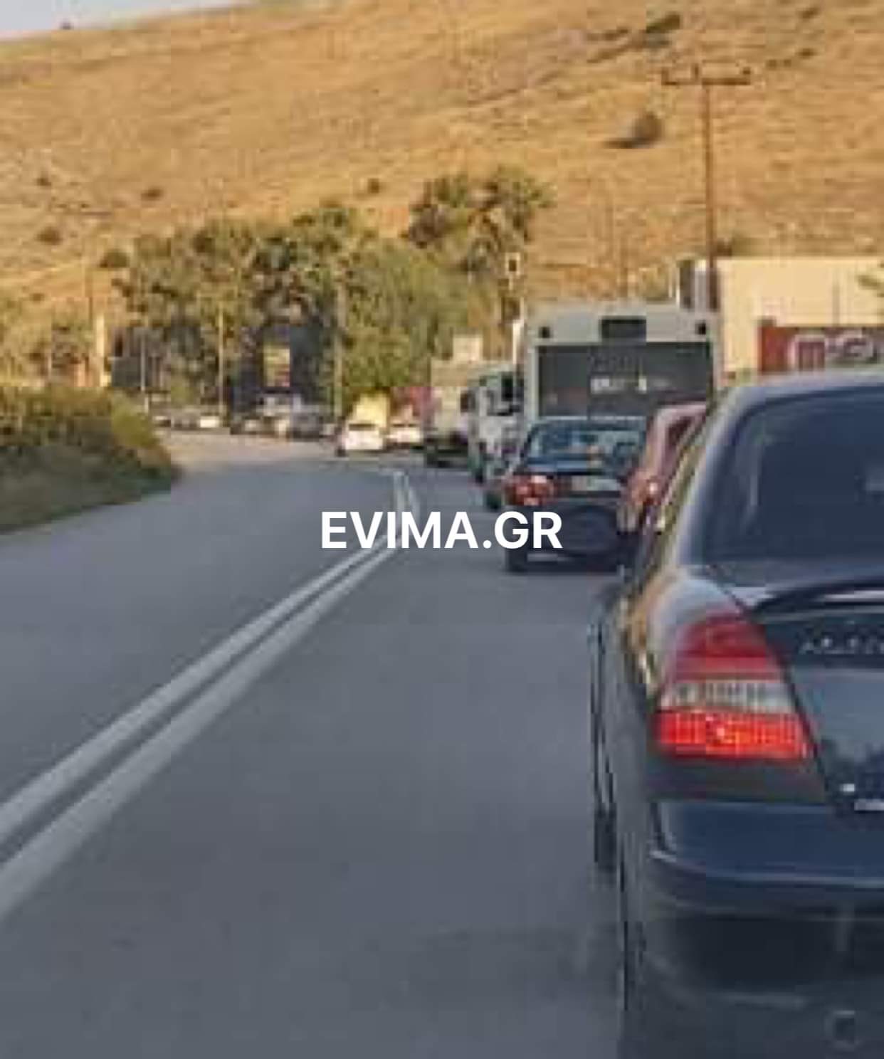 Εύβοια: Κυκλοφοριακό χάος από τροχαίο στη Χαλκίδα