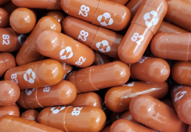 Κορονοϊός: Το χάπι της Merck κατά της Covid-19 μειώνει στο μισό τον κίνδυνο ασθένειας ή θανάτου