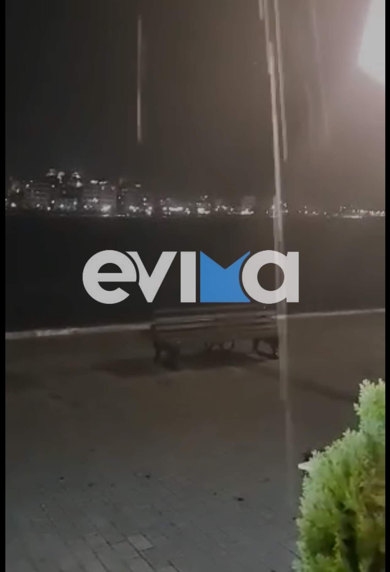 Κακοκαιρία «Αθηνά»: Σφοδρή καταιγίδα στη Χαλκίδα – Άνοιξαν οι ουρανοί [εικόνες&βίντεο]
