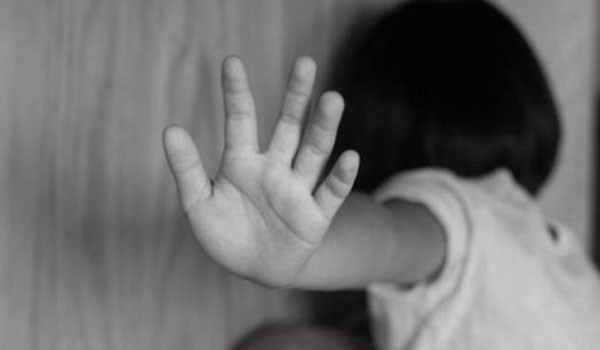 Φρίκη: Ο θείος που ασελγούσε στα ανίψια, έδειξε το βίντεο και σε άλλο πρόσωπο – Τι ερευνούν οι Αρχές