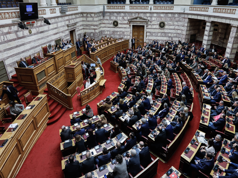 Βουλή: Πέρασαν με ευρεία πλειοψηφία οι τροπολογίες για μονοκλωνικά, επικουρικούς υγειονομικούς και σεισμόπληκτους Κρήτης