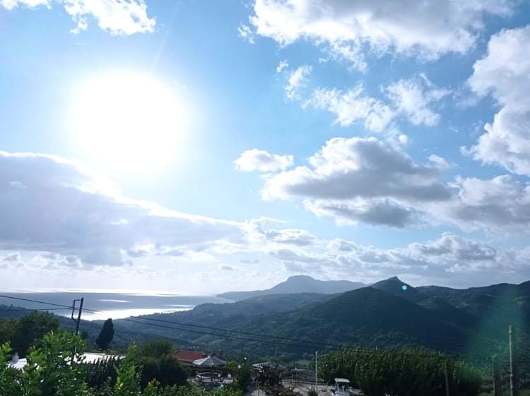 Αίθριος ο καιρός σήμερα Δευτέρα – Στους 25 βαθμούς η θερμοκρασία