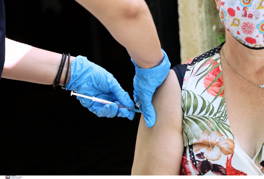 Επείγουσα ανακοίνωση του CDC: Ποιες γυναίκες πρέπει να εμβολιαστούν άμεσα για τον κορονοϊό