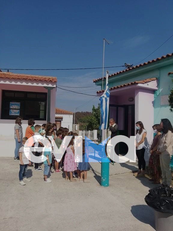 Οι γονείς του Δημοτικού Σχολείου Ελληνικών στέλνουν μέσω του evima.gr μήνυμα συμπαράστασης στο σχολείο των Ροβιών
