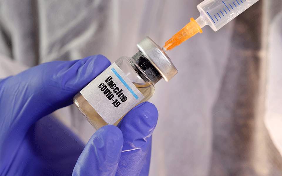 Χωρίς εμβόλιο οι άνθρωποι θα μολύνονται ξανά από τον κορονοϊό κάθε 16 μήνες – Τι έδειξε έρευνα