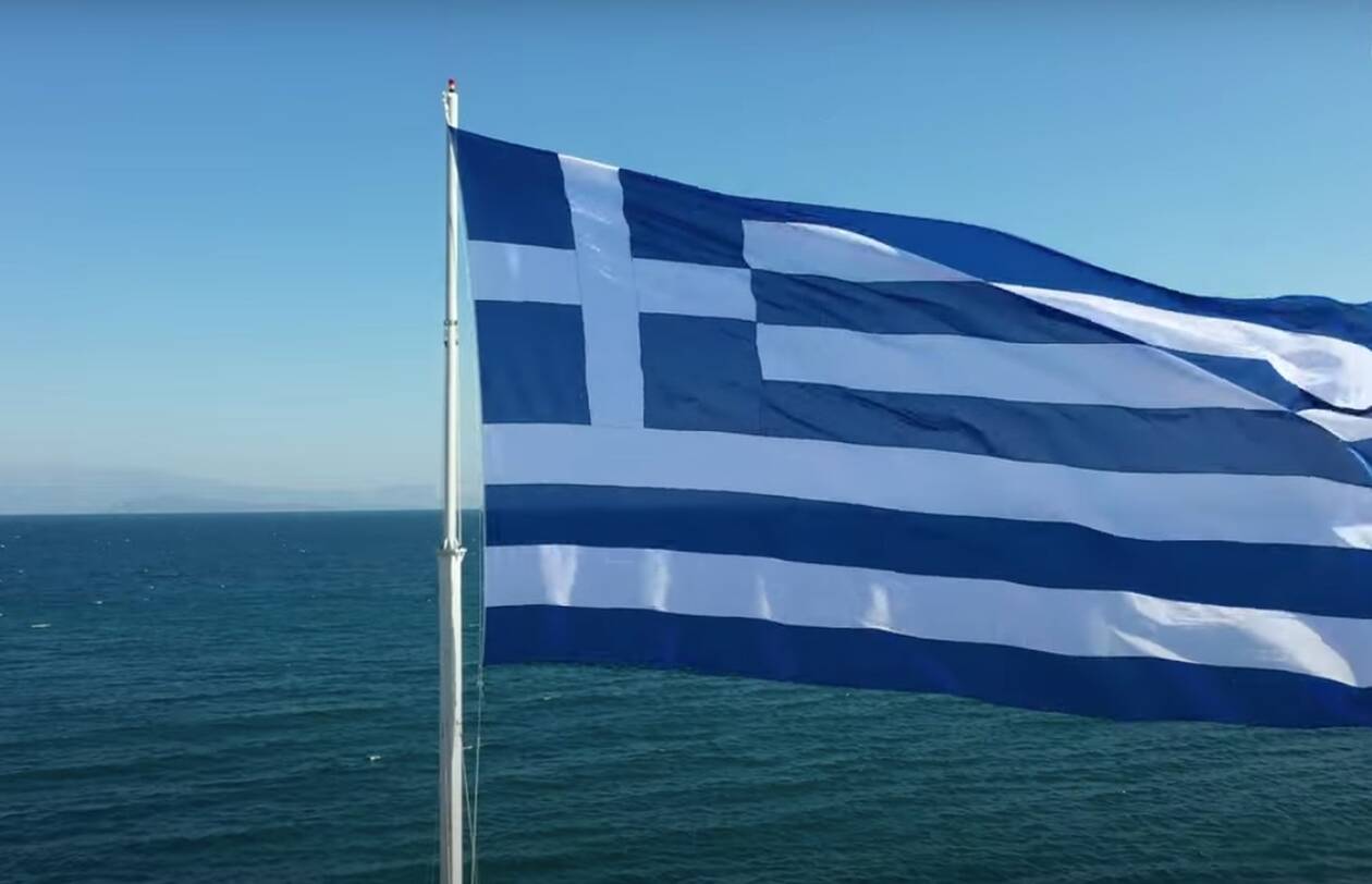 28η Οκτωβρίου: Υψώθηκε η μεγάλη ελληνική σημαία