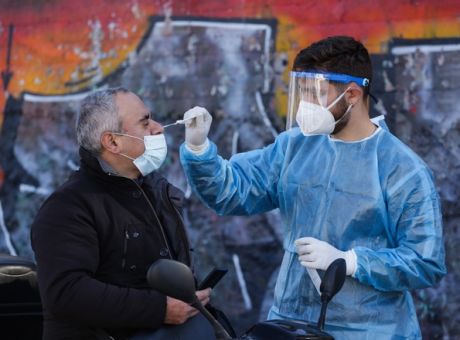 Κορονοϊός: Αύξηση 28% του επιδημιολογικού φορτίου της χώρας – «Συναγερμός» για 8 περιοχές