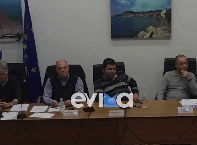 Συνεδριάζει κεκλεισμένων των θυρών το Δημοτικό Συμβούλιο Μαντουδίου Λίμνης Αγίας Άννας