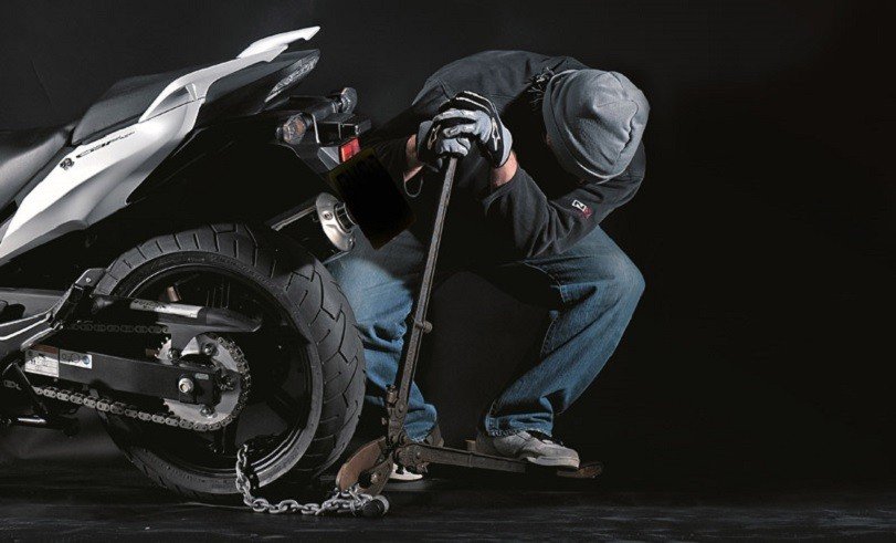 Χαλκίδα: Ανήλικος έκλεψε δύο μοτοσικλετιστές